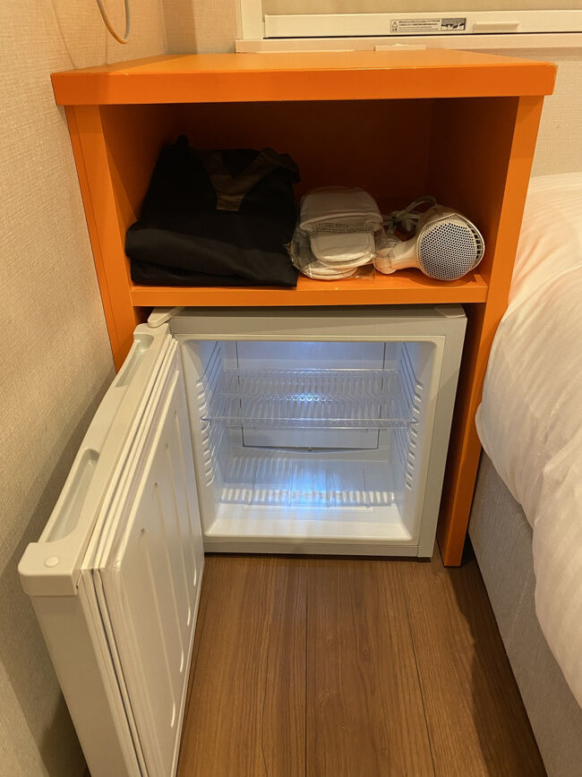 ・館内着(ツーピース)<br />・使い捨てスリッパ<br />・ドライヤー<br />・冷蔵庫