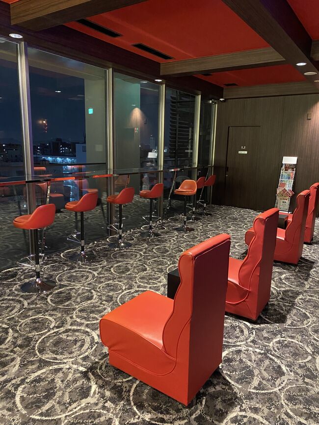 こちらも貸切状態！<br />夜景は…まぁ…ねっ！(悟って)