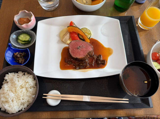 私は、朝からステーキ☆<br />赤身の柔らかいお肉が美味しい～。