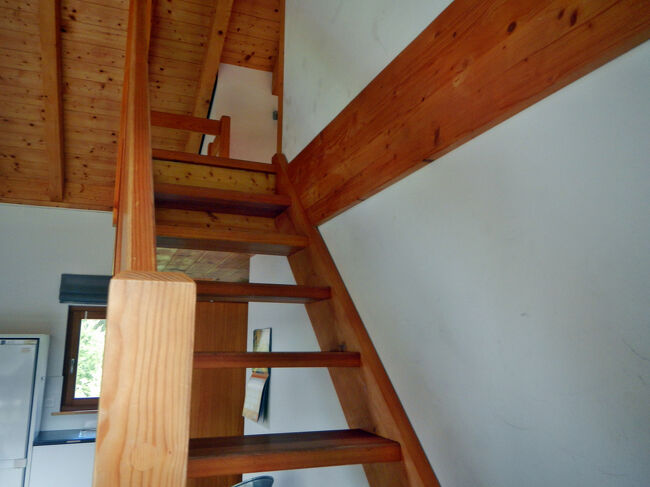 なんと、さらに2階に上る階段があり、