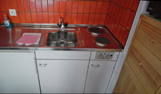 コンロも旧タイプの電熱式に戻った。