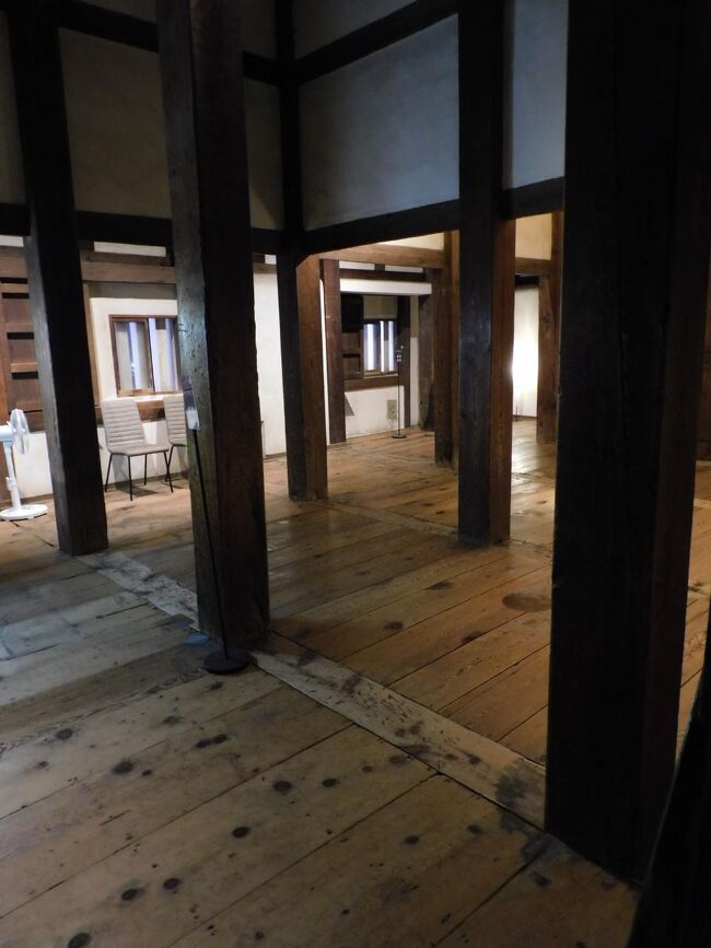 昼間入らなかった天守の中に入ってみました．