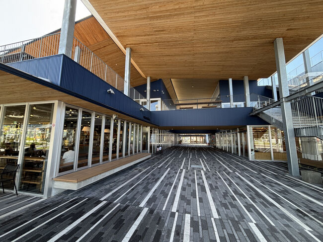 新幹線の敦賀駅開業に合わせ、再開発で駅周辺が綺麗になったばかりのようです。