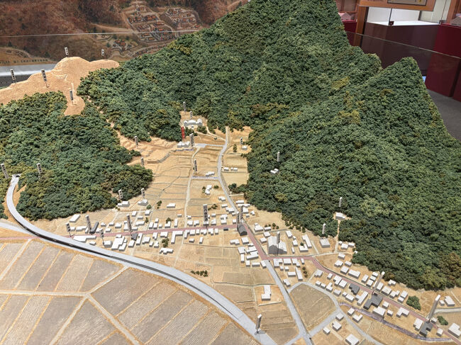 ジオラマです。<br />丹後街道沿いの国吉城の城下町であった佐柿。<br />後ろの山の上に国吉城があったのですね。