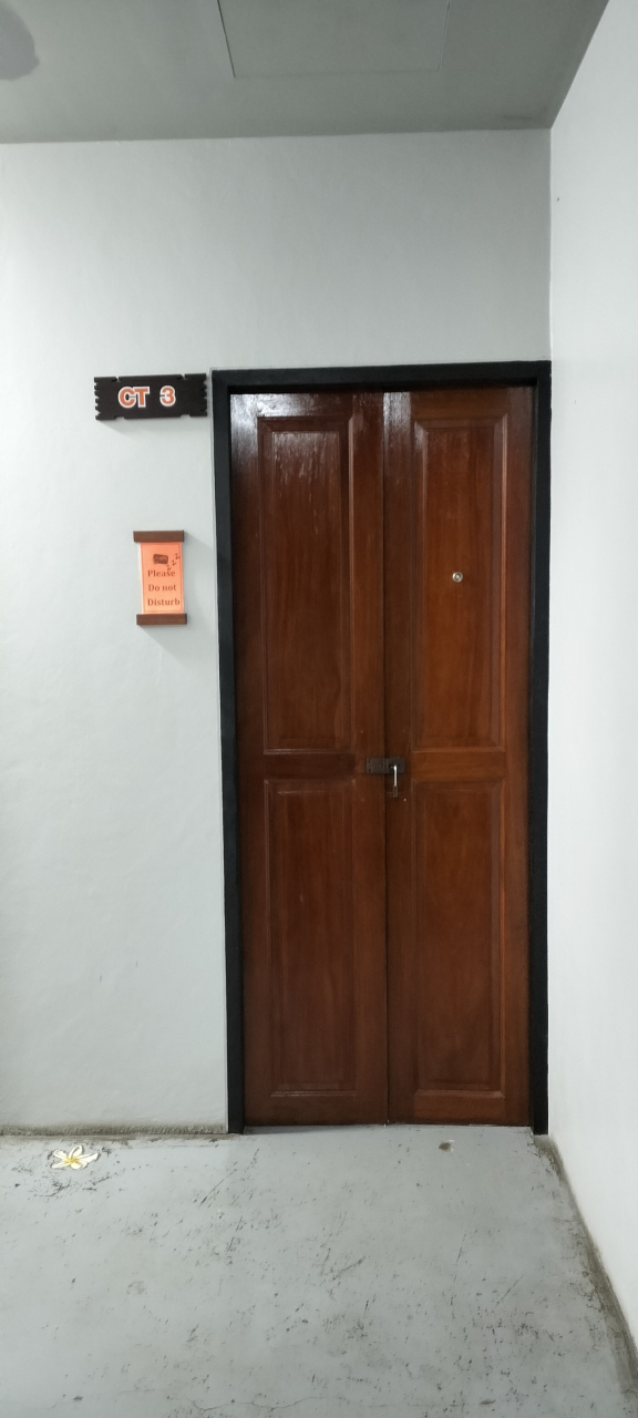 鍵は南京錠。<br />セキュリティーボックスは無かった。<br />ただし掃除は毎日している模様。湿気もそんなに溜まっていなかった。