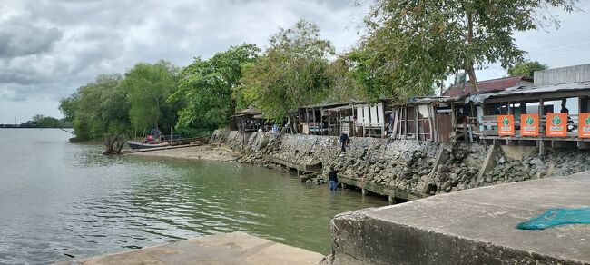 対岸に到着。ローカル感がぐっと強くなった。
