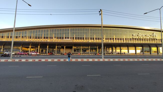 変わると言えば、長距離列車の発着駅であるクルンテープ・アピワット中央駅が、とにかくデカい。