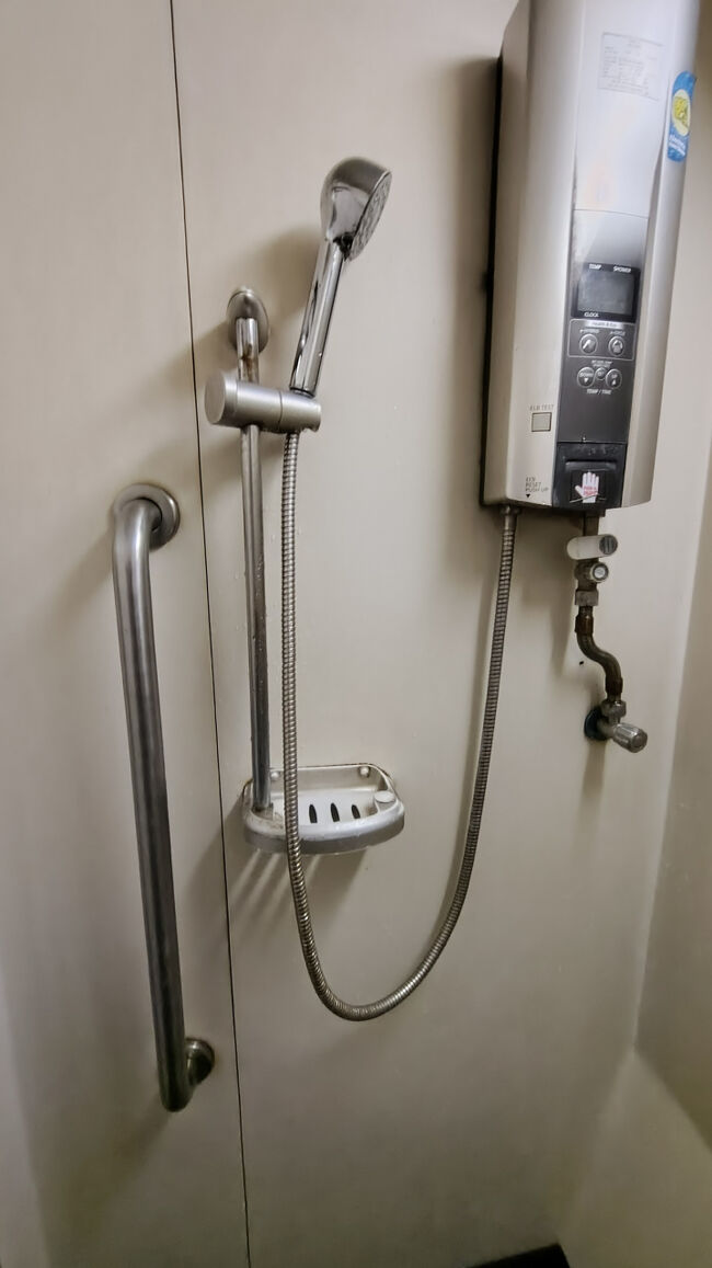 シャワー専用のブース付き。