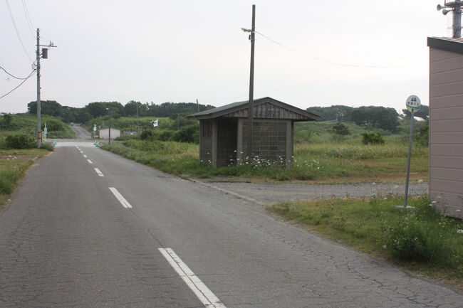 勇払郡むかわ町汐見。<br />ここがどうなっているのかを確かめたくなり、帰りの道を変えました。<br />奥が、汐見駅跡です。<br />歩いて２、３分です。