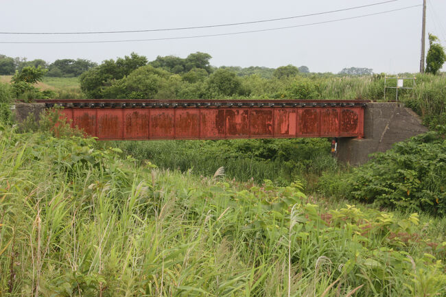 勇払郡むかわ町汐見。<br />この道を進んだおかげで、予定になかった橋梁を１つ見つけることができました。