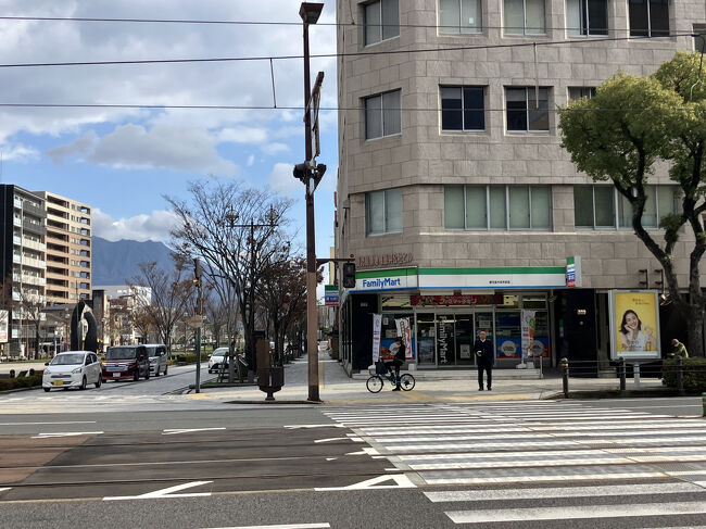 市役所前のファミマ<br />友人YNGさん<br />いるかな？？<br />今日は休みでした<br />