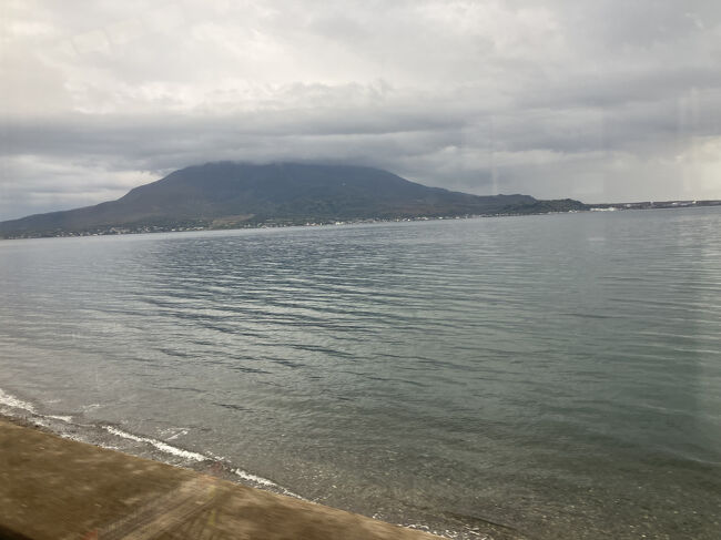 雲の桜島<br />この錦江湾桜島<br />は車内定番スポット地点
