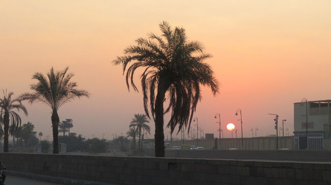店を出るともう夕暮れです。