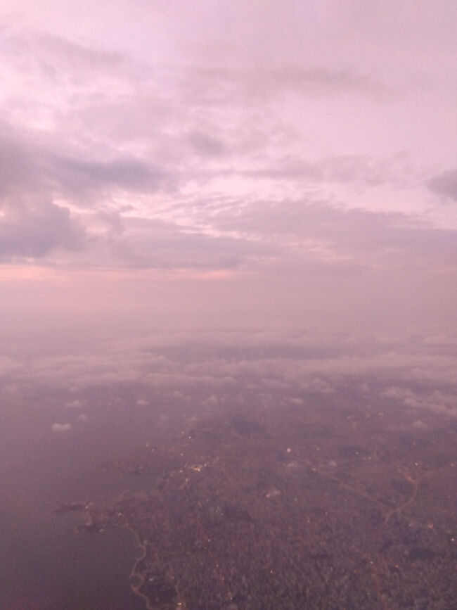 18:40にイスタンブール空港（IST）到着です。