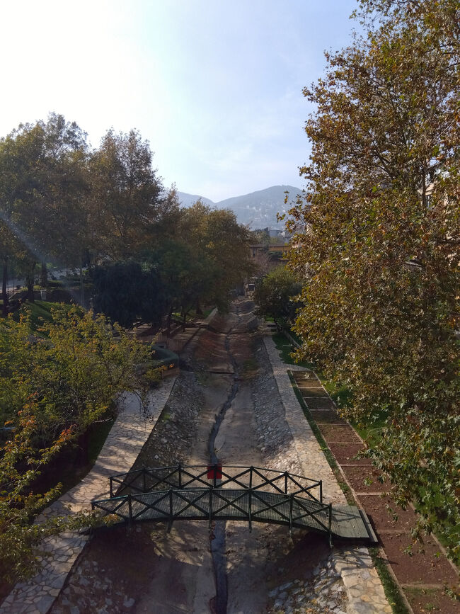 橋を渡っている写真を撮っている人をよく見かけました。