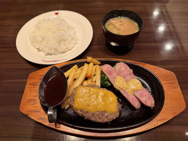 次は先週集めた京成電鉄のカードを頂きに上野駅を目指すので末広町駅方面へ向かいます。<br />どこでお昼を食べようか事前にgoogle mapでリサーチしていたら、肉の万世が近くのアキバプレイスにあったので行ってみることにしました。<br />万世橋のお店が無くなってしまったというのはネットニュースで見たのですが、秋葉原に残っていてくれて良かった～。