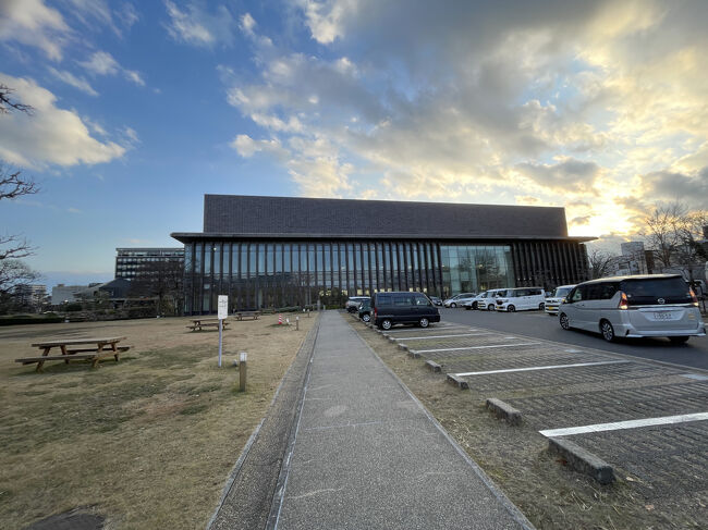 岡山県立図書館