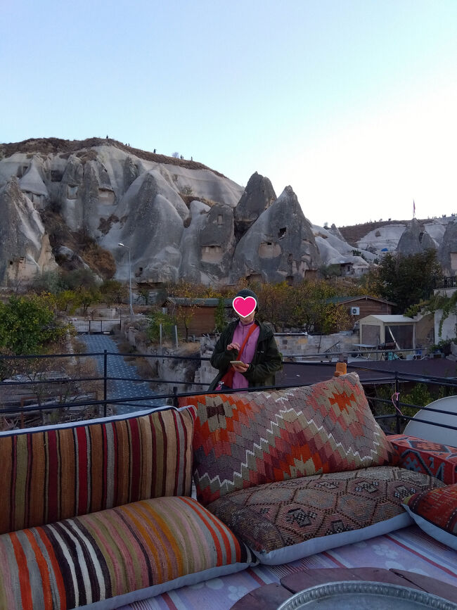 午後はまたまたゆっくりとシャワーを浴びたりベッドに寝転がっているうちに日が暮れました。<br />ホテルのバルコニーから夕焼けを見つつ、写真撮影して過ごしました。