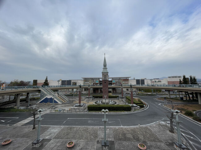 倉敷駅前のアンデルセン広場<br />かつてここにはテーマパーク『チボリ公園』があったところ<br /><br />今は三井アウトレット営業中