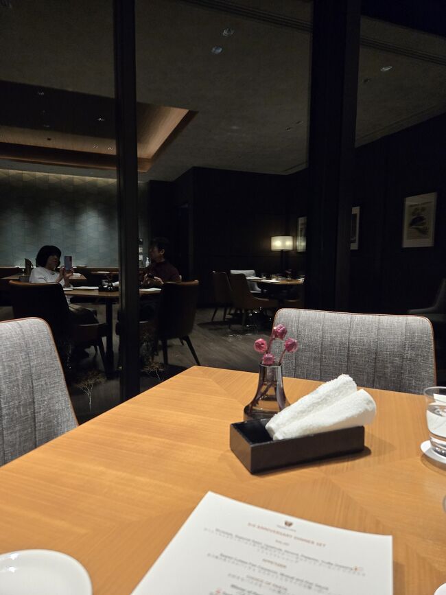 落ち着いた席をいただきました。