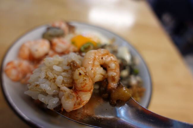 味付けは…魯肉飯ですなぁ。