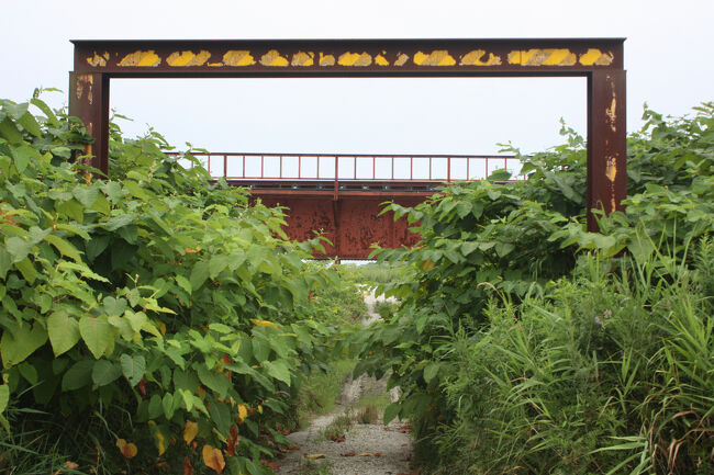 勇払郡むかわ町汐見。<br />こちら側には、高さ制限のゲートがありました。