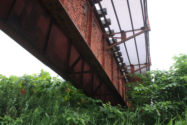 勇払郡むかわ町汐見。<br />橋梁の下にやって来ました。<br />鵡川方面を望みます。