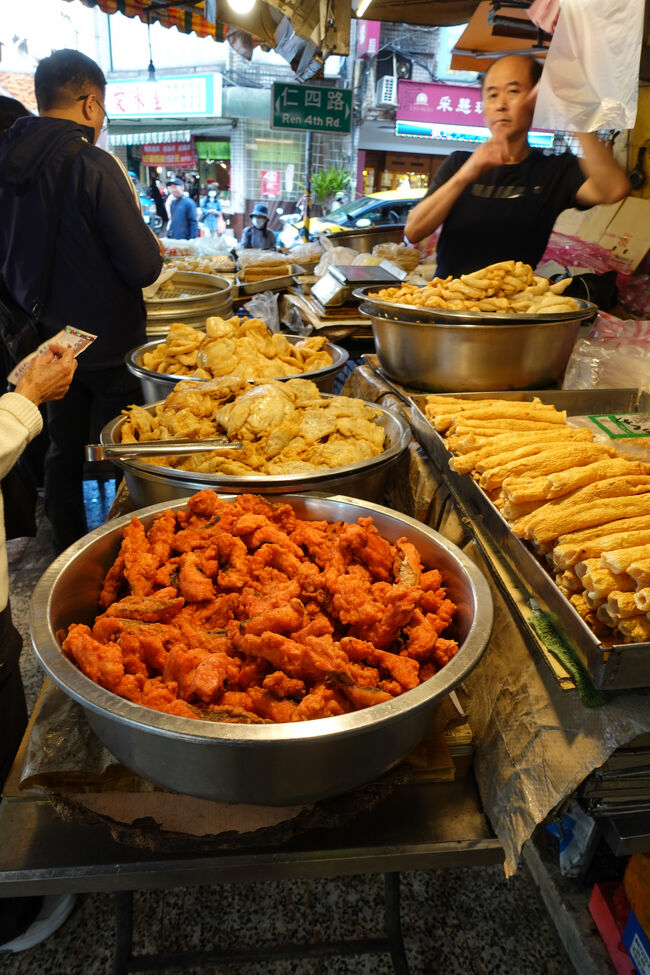 薩摩揚げ屋さんは、こっちやったら天婦羅屋さんかな。