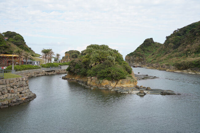 波も高いかも…って、ここは入江かな。随分穏やか。