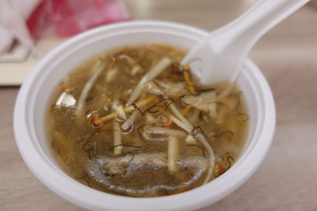 もらって来た器にちょうど一杯…やっぱ、外帯って、香菜とか青いのは入れへんのかしら？