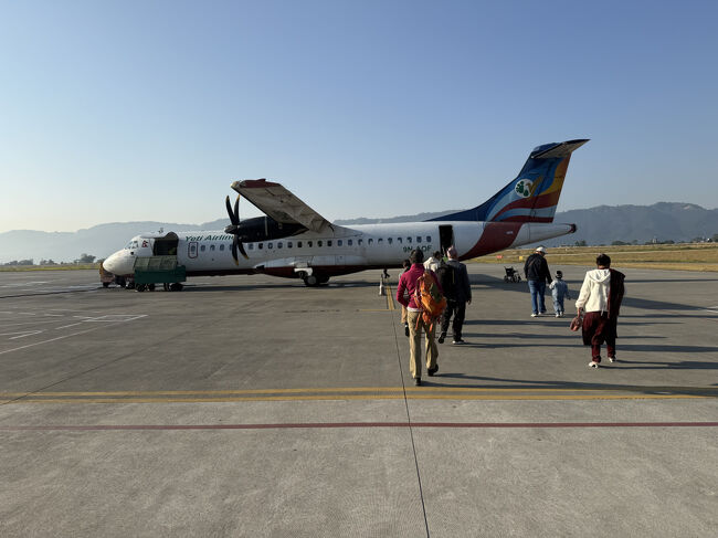 空席が多かったようで1つ早い便に乗れました、8:07歩いて搭乗