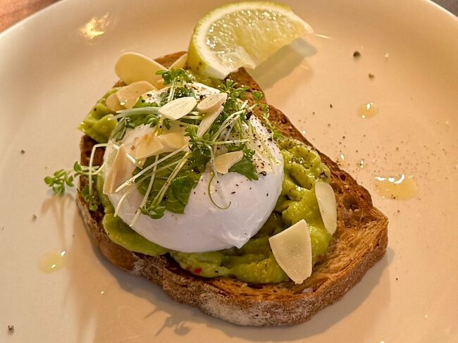 アボガドトースト。