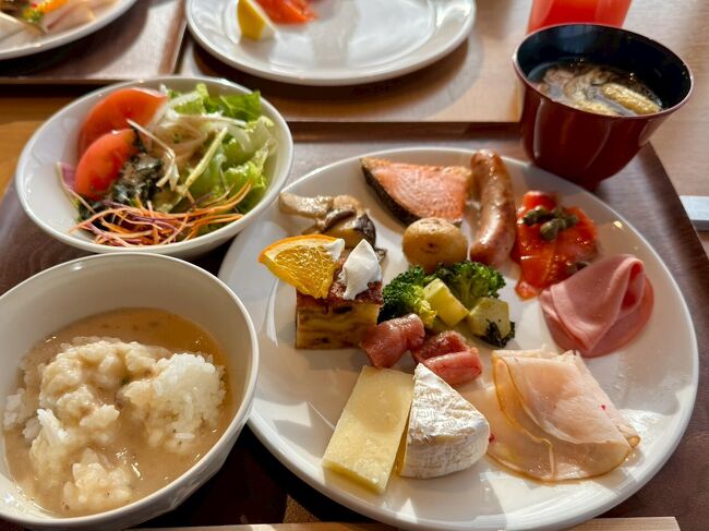 旦那チョイス。海鮮丼がなくなって<br />いたのが、ちょっと寂しいけど、、<br />質が高いビュッフェ。ご馳走様でした。