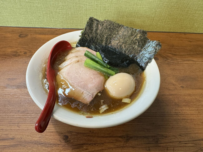 旭川に出来たRAMEN FRESNOさん<br />美味しいのですが典型的な、またおま系<br />某東京ラーメン学校出身かな？