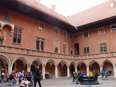 コレギウム・マイウスです
仕掛け時計のある大学校舎です