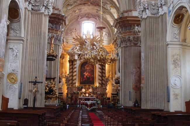 聖アン教会の内部です