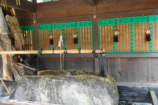 普段は北側から入ることが多いので、こちらの手水は使ったことがありませんでした。