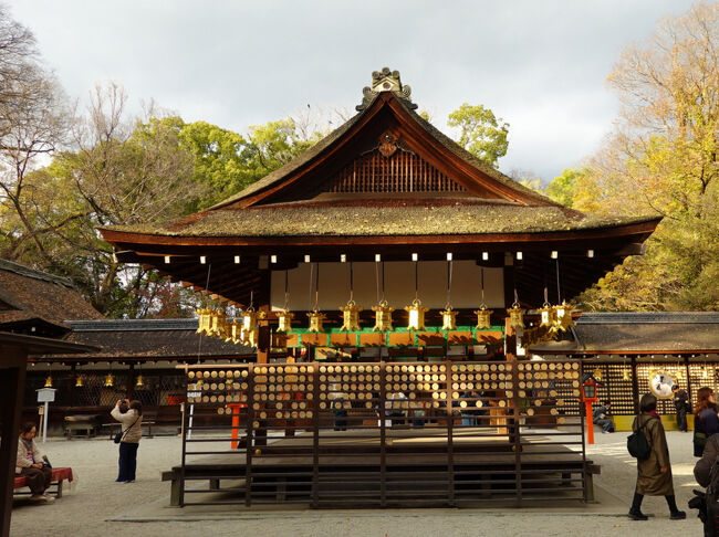 境内に入ります。