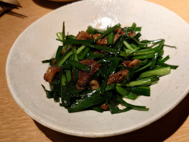 牛すじとニラの炒め物。