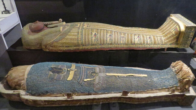 墓に埋葬されていた棺。聖職者の母のものだそうです。