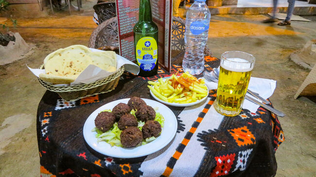 コフタとビールをいただきました。<br />明日は、ホルス神殿とコム・オンボ神殿を経由してアスワンに向かいます。