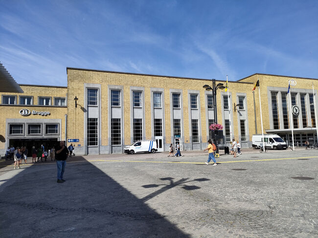 駅の外観も立派