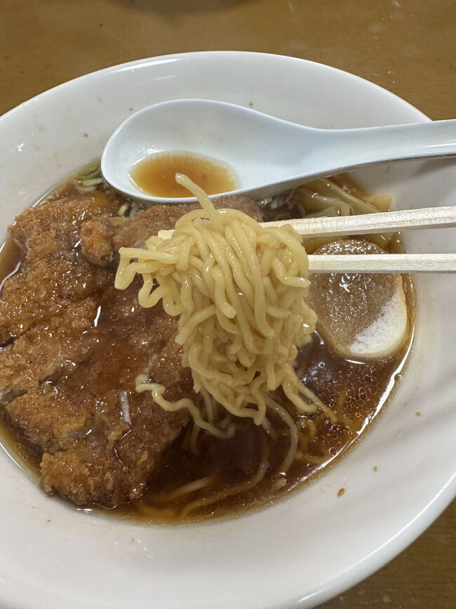 良く叩かれ、柔らくなったトンカツが美味しい。