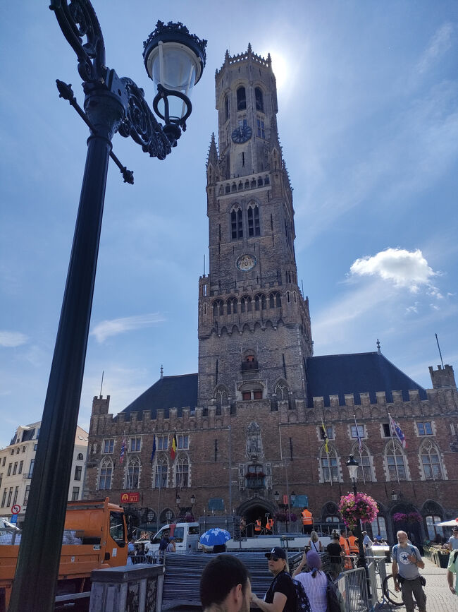 鐘楼がひと際目立っています