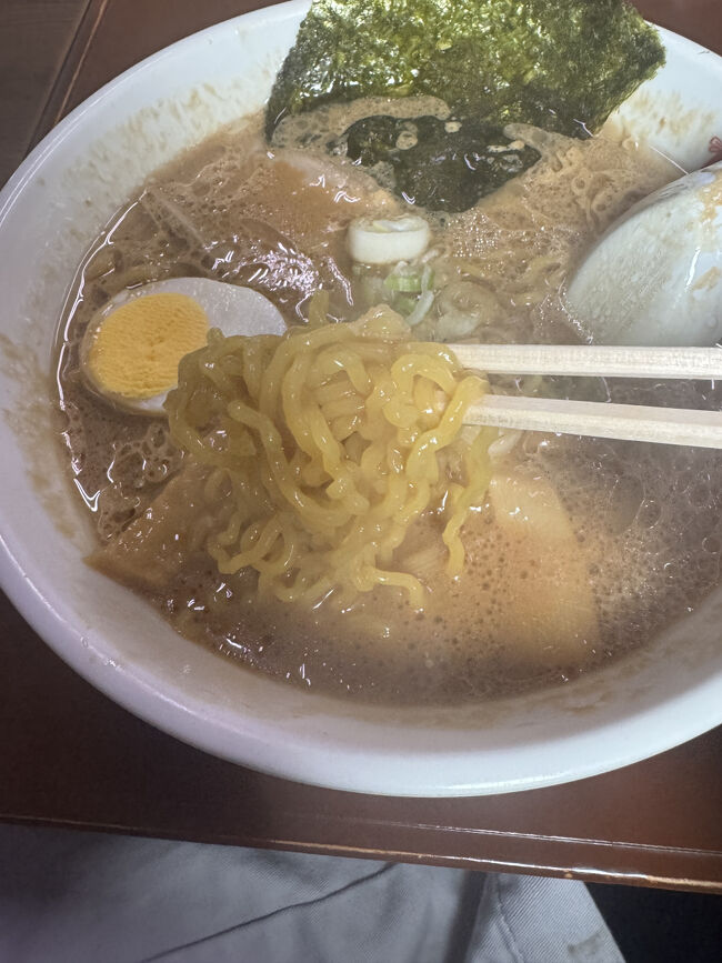 かなり濃度がありますが、最近のどろ系に比べれば、全然あっさりです。