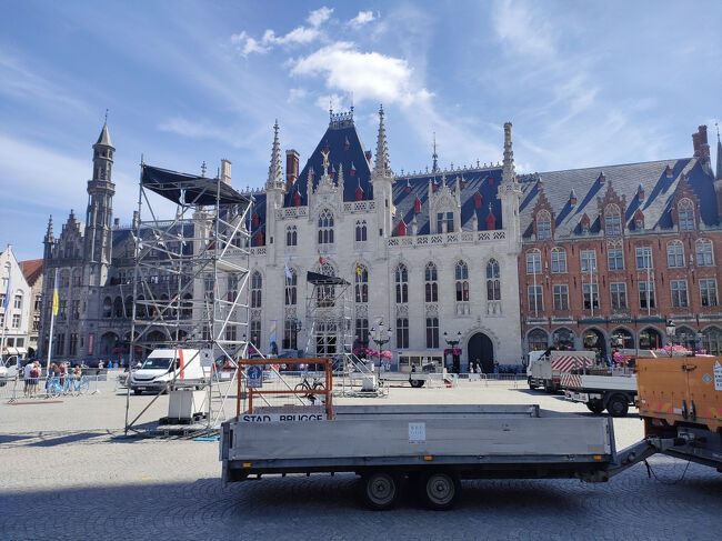 お城のような庁舎です