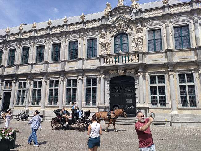 馬車も走っています