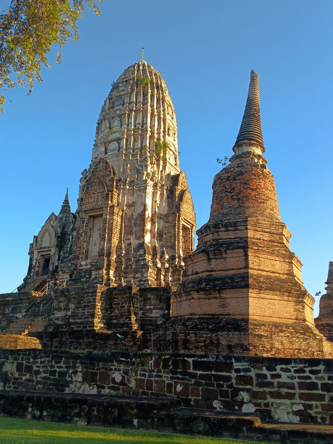 とうもろこしの様な塔です。