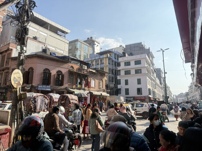 INDRACHOKという交差点 までくると、混沌として来ました