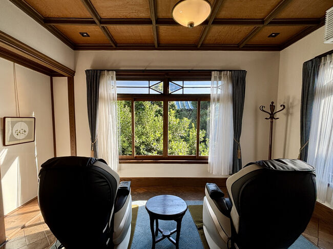 マッサージチェアが置かれている応接棟2階の「剣ヶ峰」